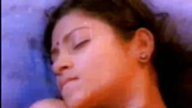 బొచ్చు కోటులో ఆకర్షణీయంగా తెలుగు సెక్స్ వీడియో తెలుగు ఉన్న బిచ్ మిస్సీ స్టోన్ జ్యుసి డిక్‌ను ఊదుతూ వీర్యం తినడం ఆనందిస్తోంది